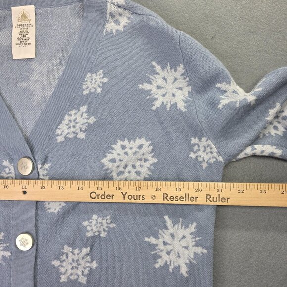 Disney Cardigan Sweater Womens Medium Blue White Snowflake Frozen Winter Holiday - Picture 7 of 13